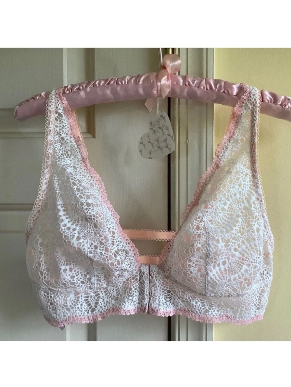 Victoria’s Secret Set Lace Bracelet & Panties White Pink Peach SZ M/L